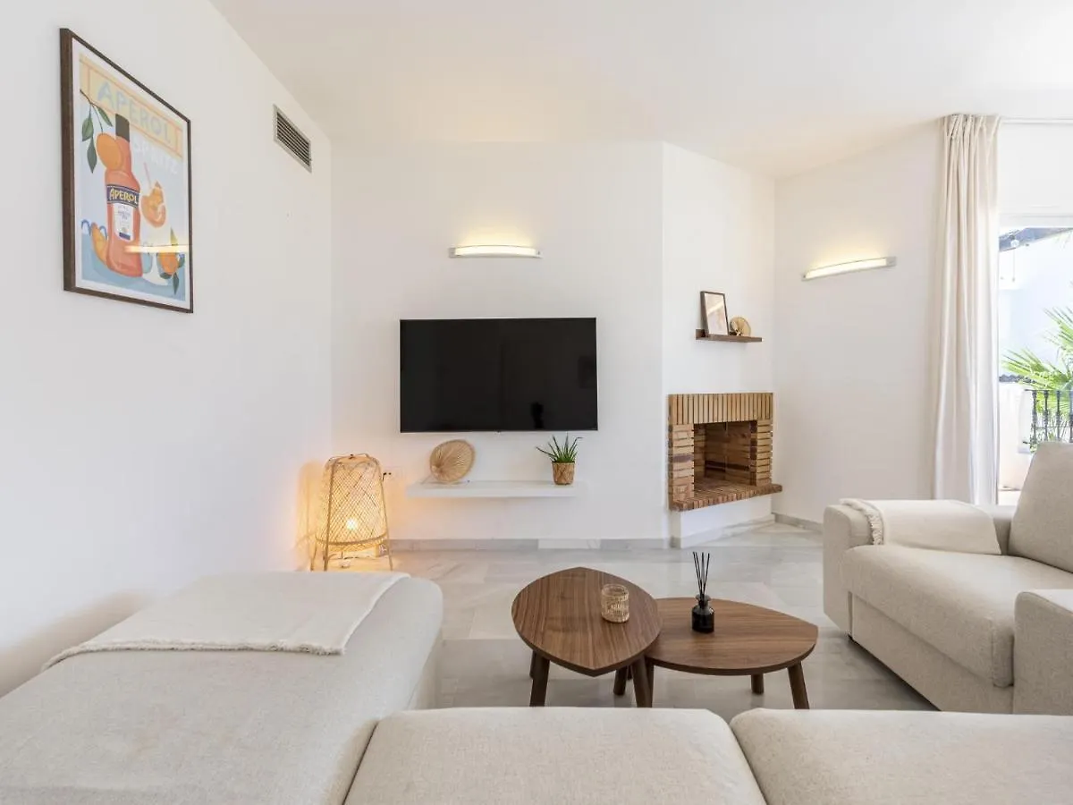 Los Naranjos Beautiful 1 Bedroom Penthouse Marbella Apartment