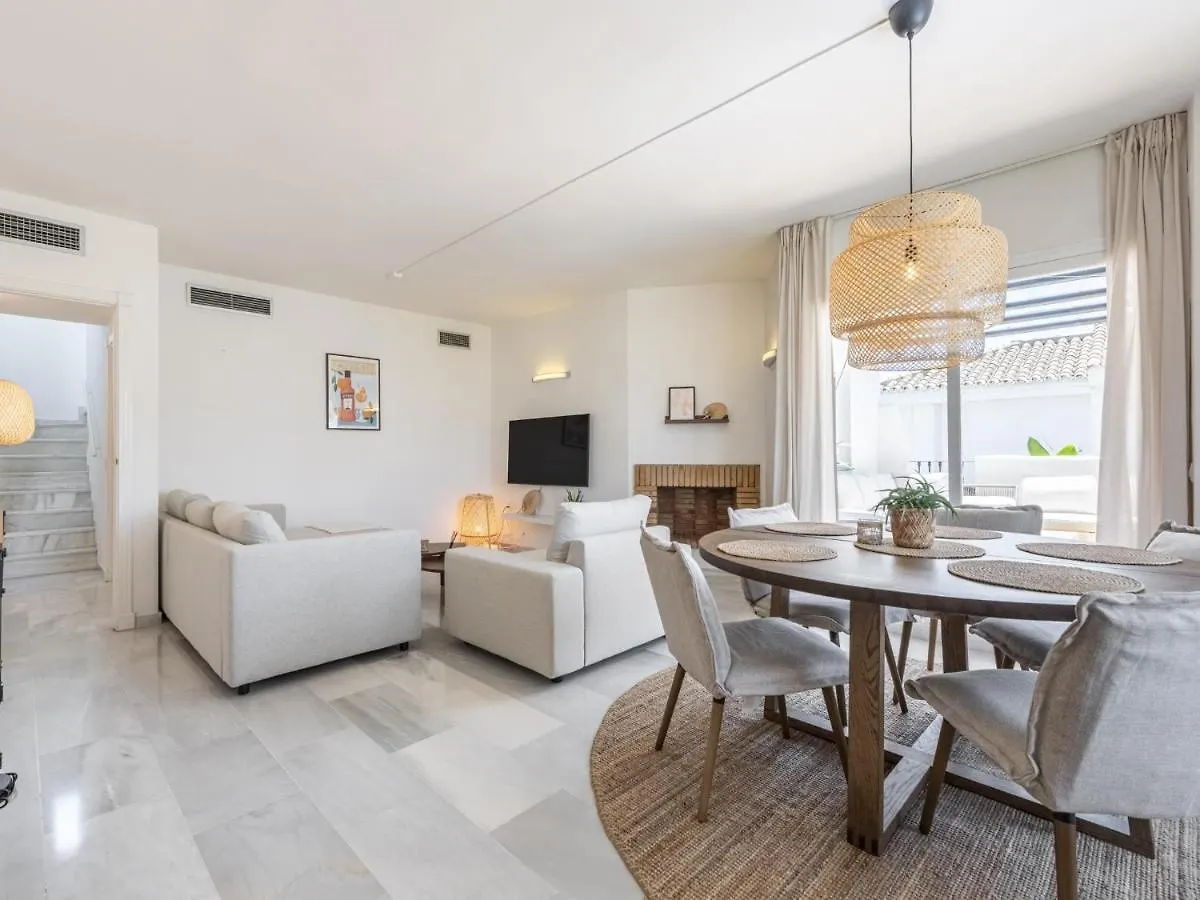 Los Naranjos Beautiful 1 Bedroom Penthouse Marbella