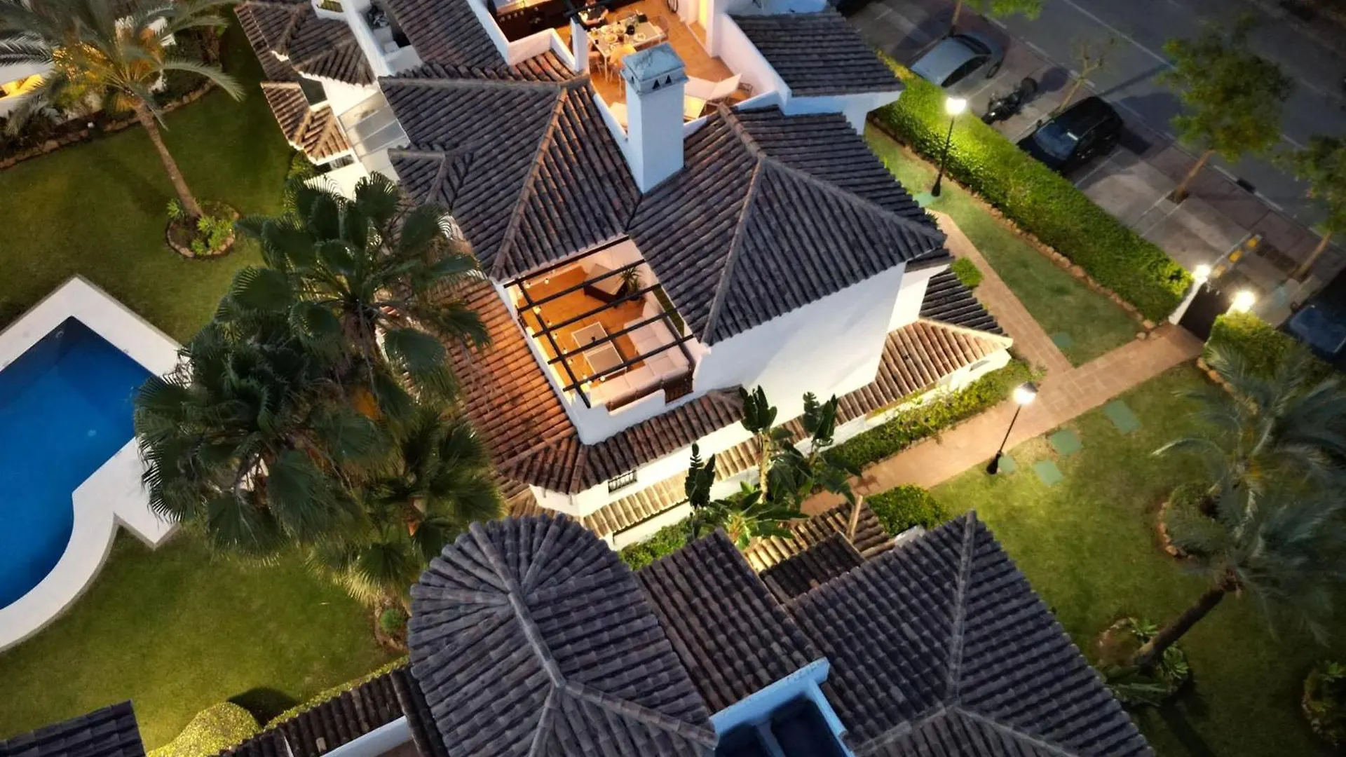 Los Naranjos Beautiful 1 Bedroom Penthouse Marbella Spain